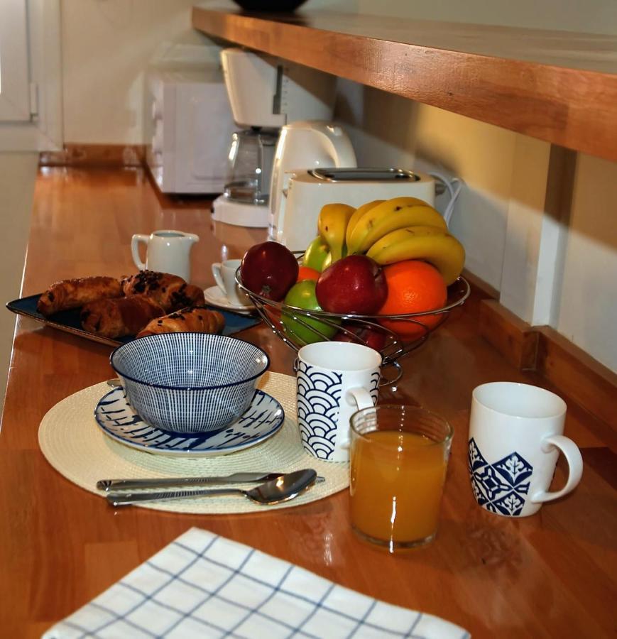 The Bluehouse - Spacious Top Floor Flat With Parking, By Mon Repos Beach Corfu  Экстерьер фото