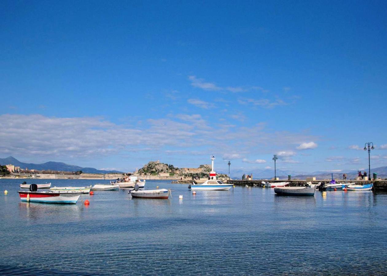 The Bluehouse - Spacious Top Floor Flat With Parking, By Mon Repos Beach Corfu  Экстерьер фото